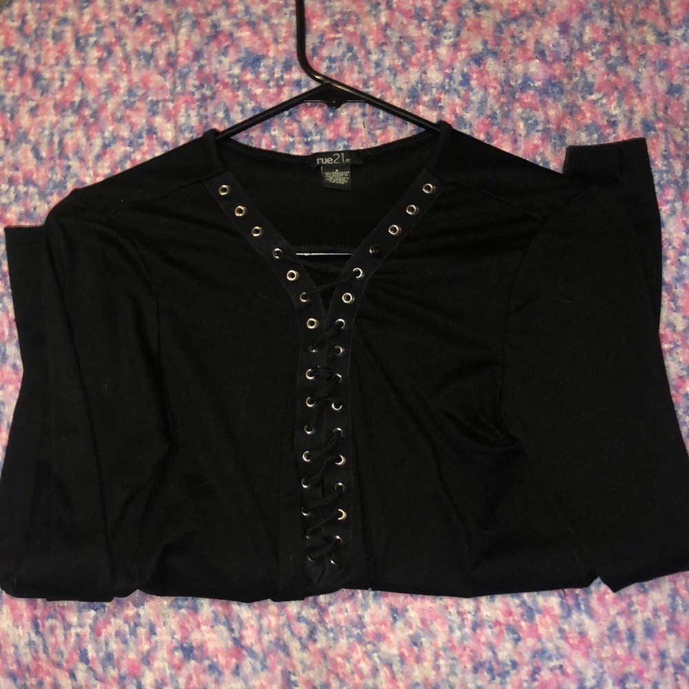 Rue 21 cross tie front